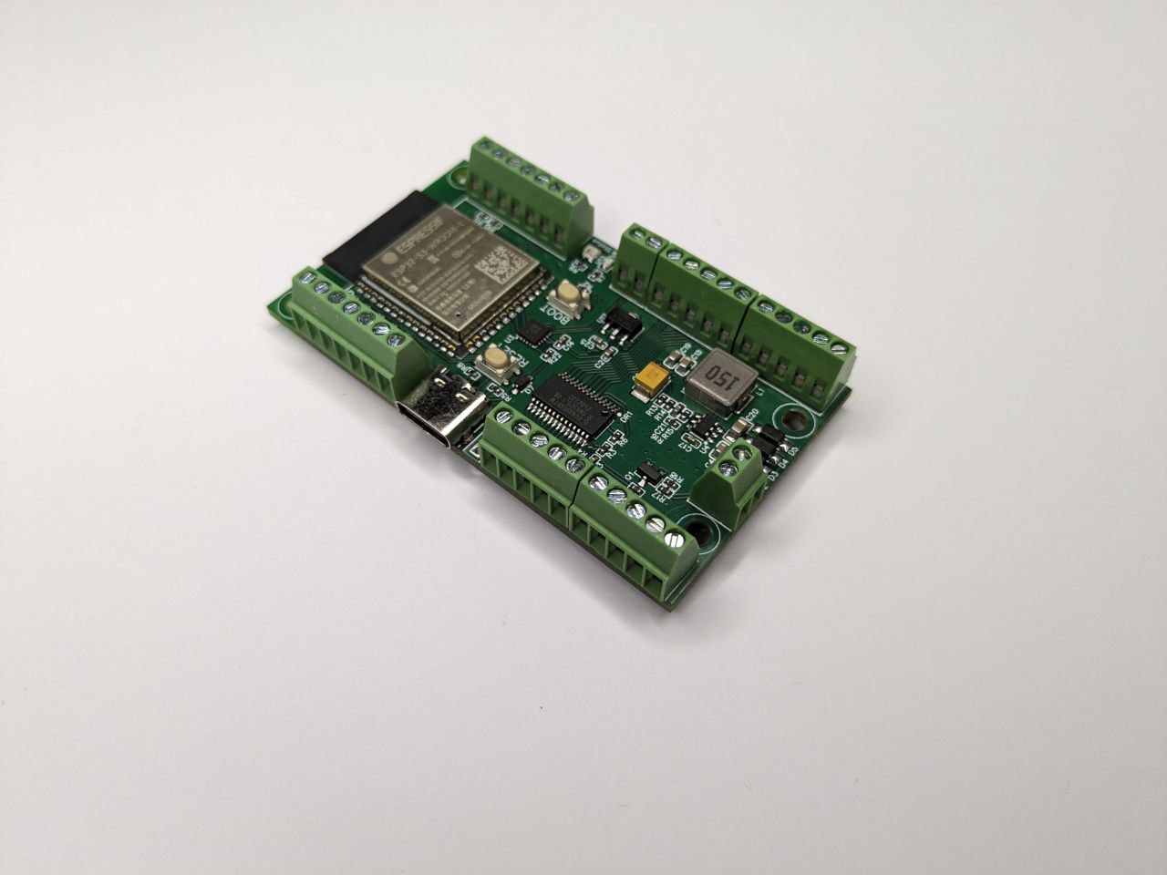 Wireless Accessory / Multi-function DCC decoder